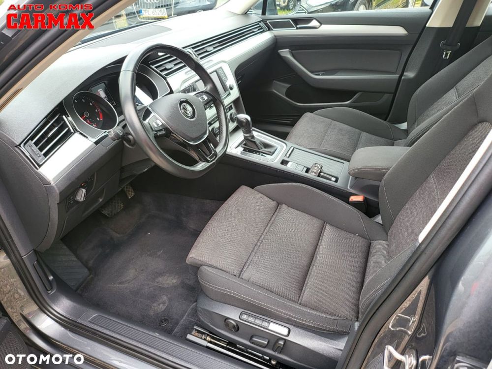 Volkswagen Passat - 28