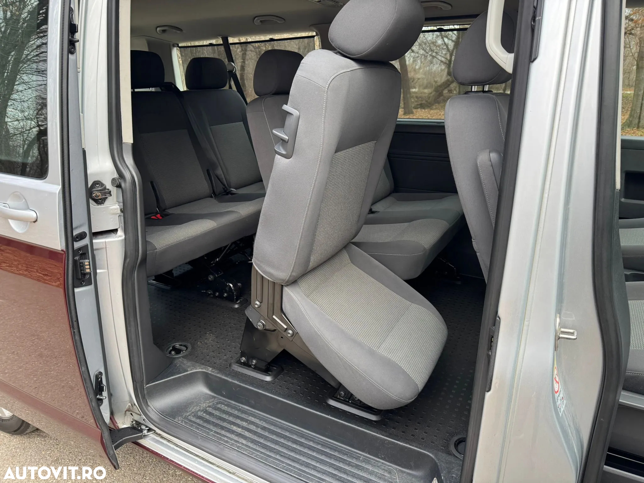 Volkswagen Caravelle T6 2.0 TDI KR Comfortline 4M - 6
