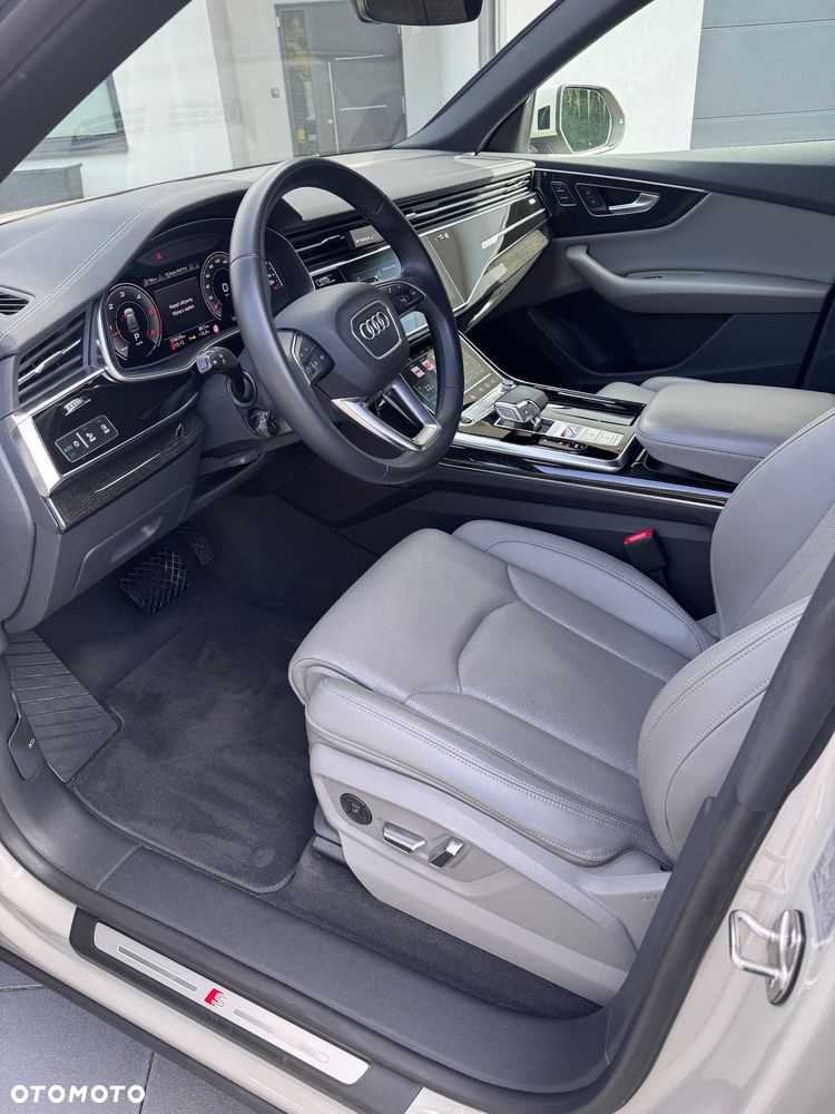 Audi Q8 - 6