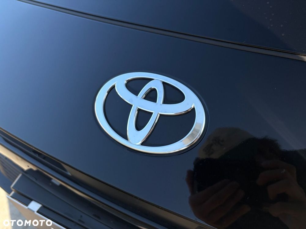 Toyota Camry - 3