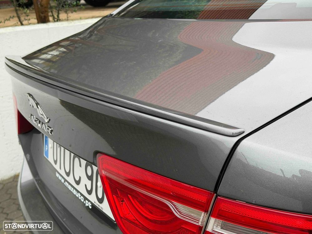 Jaguar XE 2.0 D R-Sport Aut. - 21