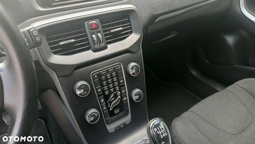 Volvo V40 - 27
