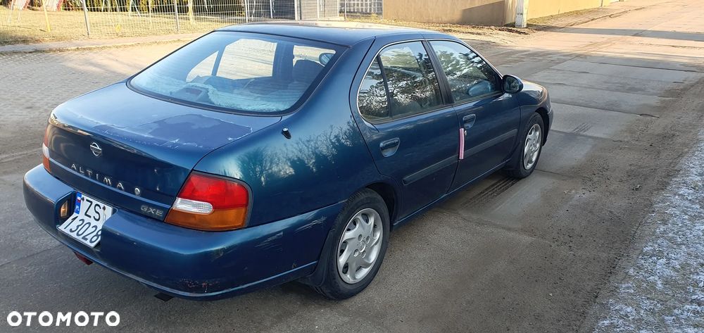 Nissan Altima - 3