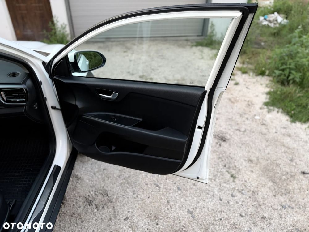 Kia Stonic 1.4 L - 21