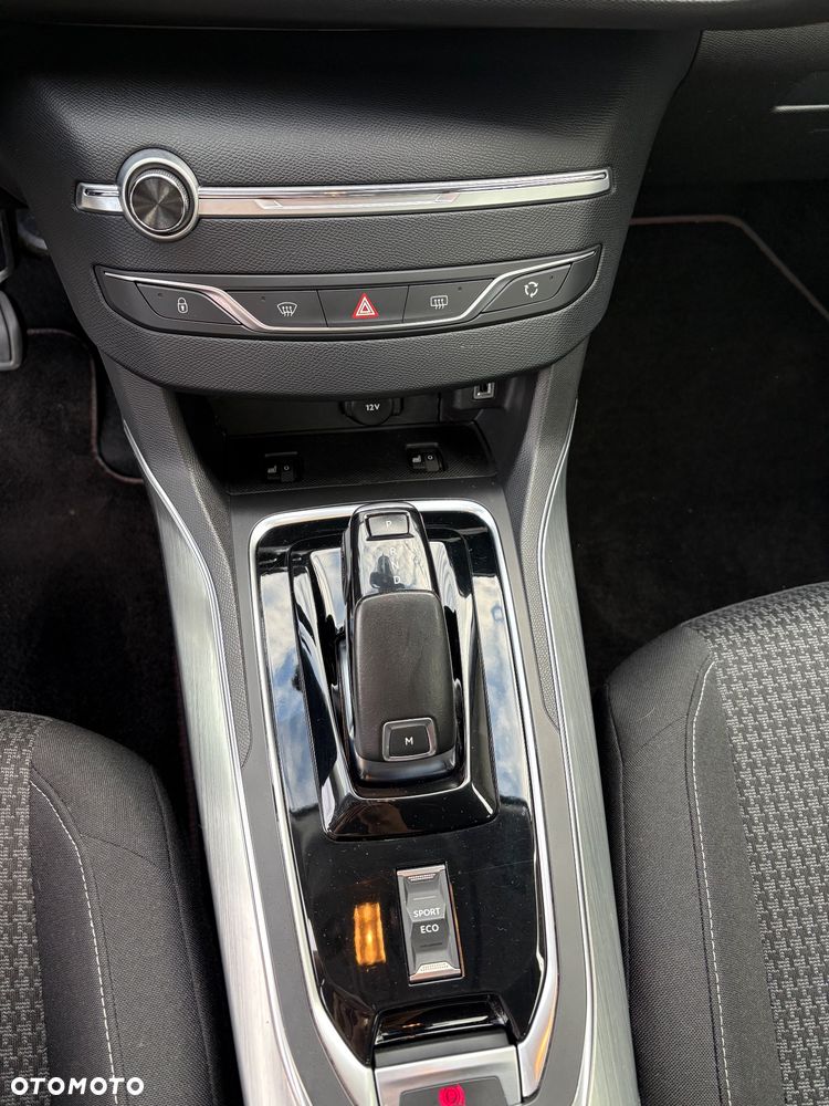 Peugeot 308 1.5 BlueHDi Active Pack Business S&S EAT8 - 22