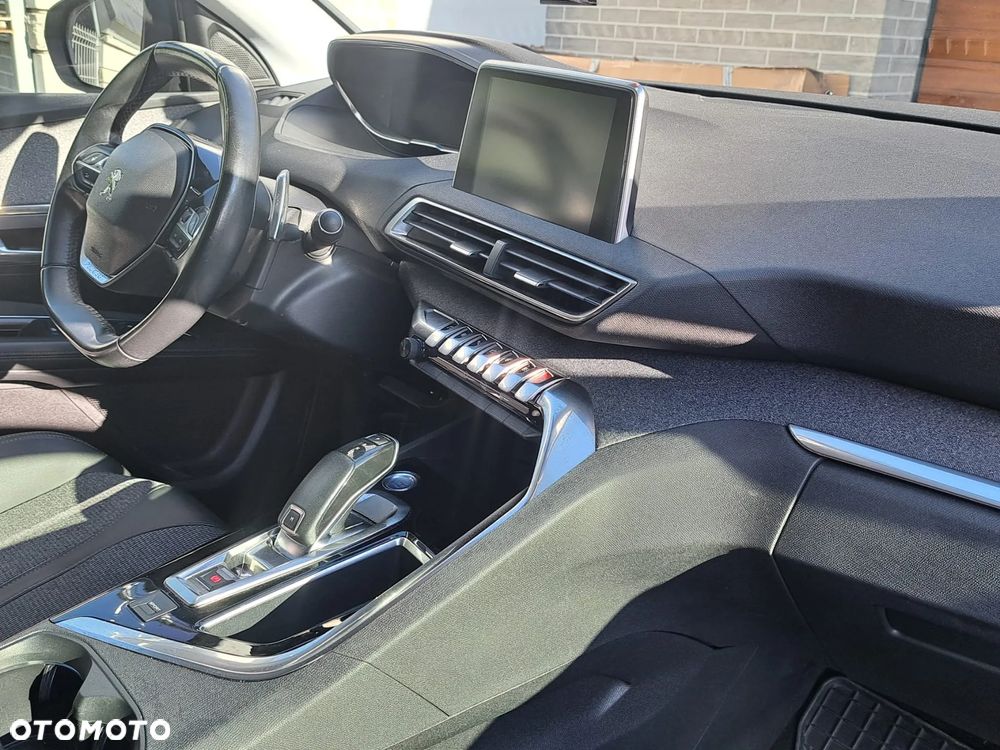 Peugeot 3008 1.2 PureTech Allure S&S EAT6 - 5