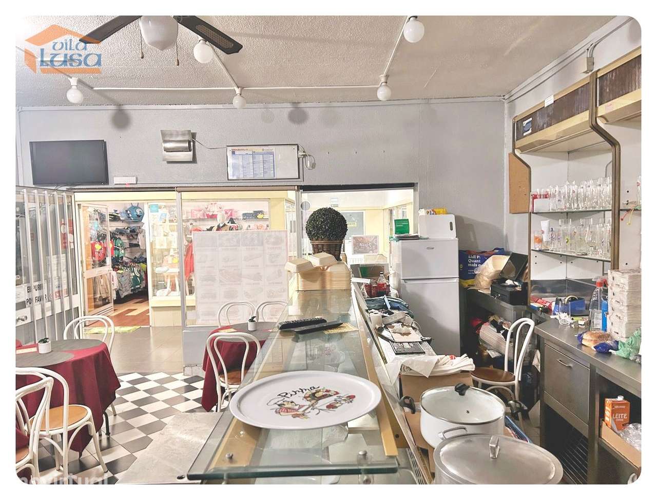 Café snack bar a funcionar no Centro Comercial Monte Crasto Gondomar - Grande imagem: 3/7