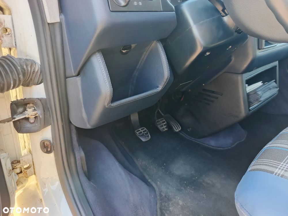 Volkswagen Multivan - 11