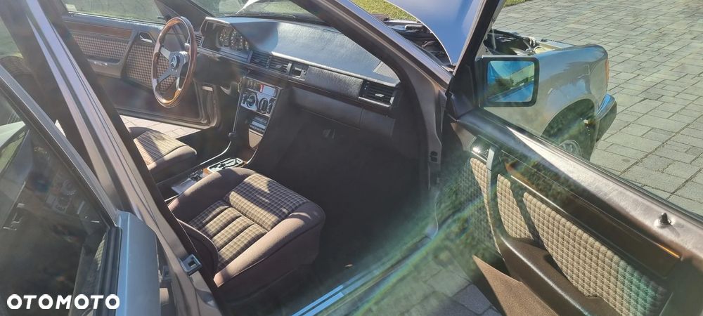 Mercedes-Benz W124 (1984-1993) - 15