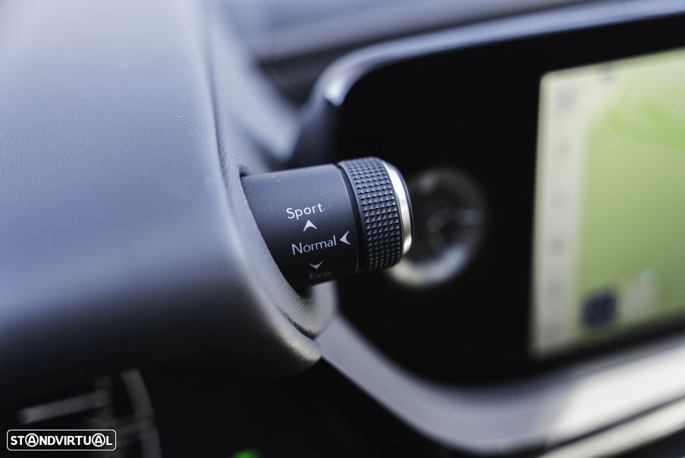 Lexus ES 300h Sport - 14