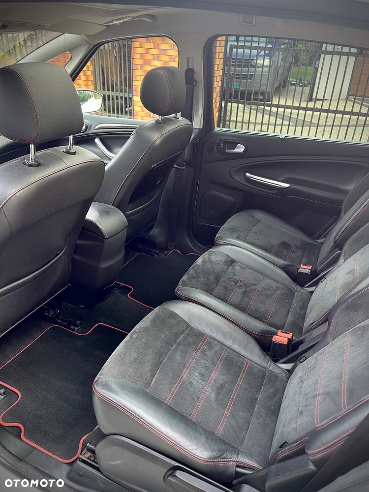 Ford S-Max - 16