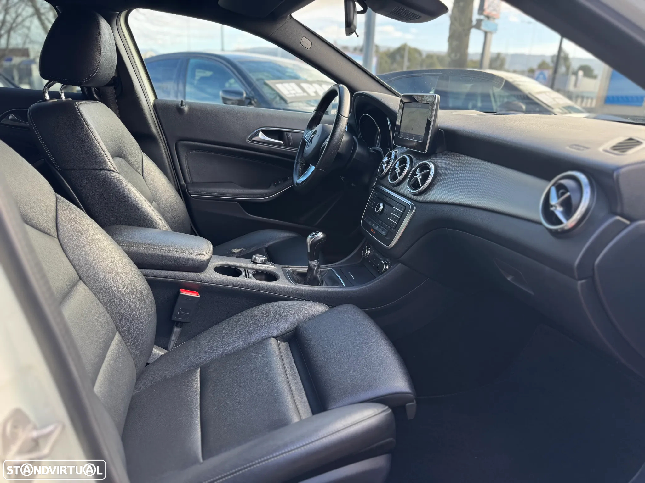 Mercedes-Benz GLA 200 d Activity Edition - 27