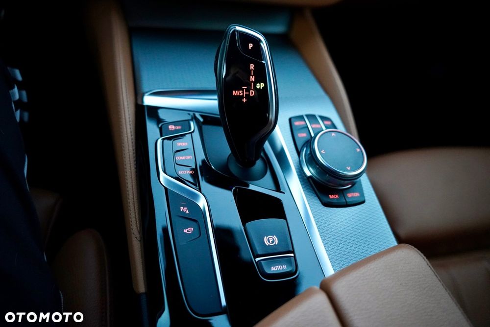BMW Seria 5 530d M Sport sport - 35