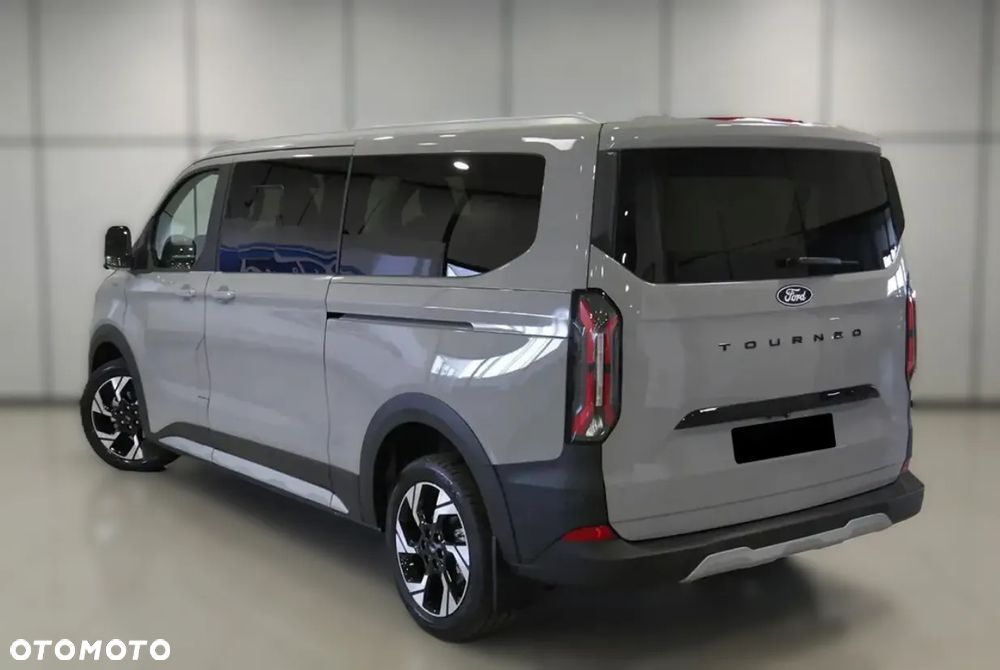 Ford Tourneo Custom - 2