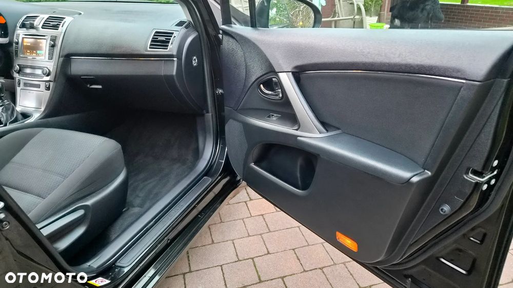 Toyota Avensis 2013 photo 5