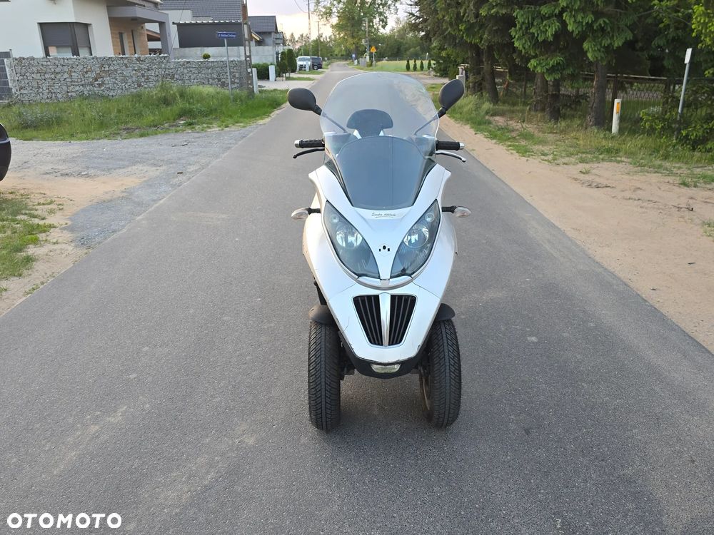 Piaggio MP-3 - 3