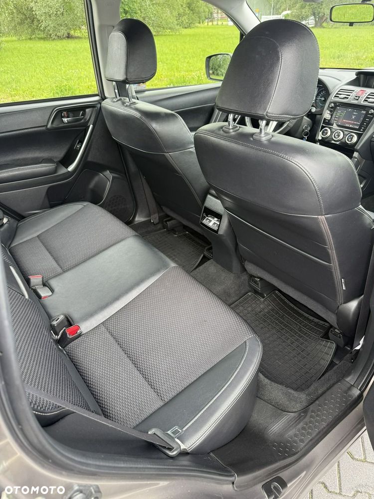 Subaru Forester 2.0 i Exclusive Special (EyeSight) Lineartronic - 24
