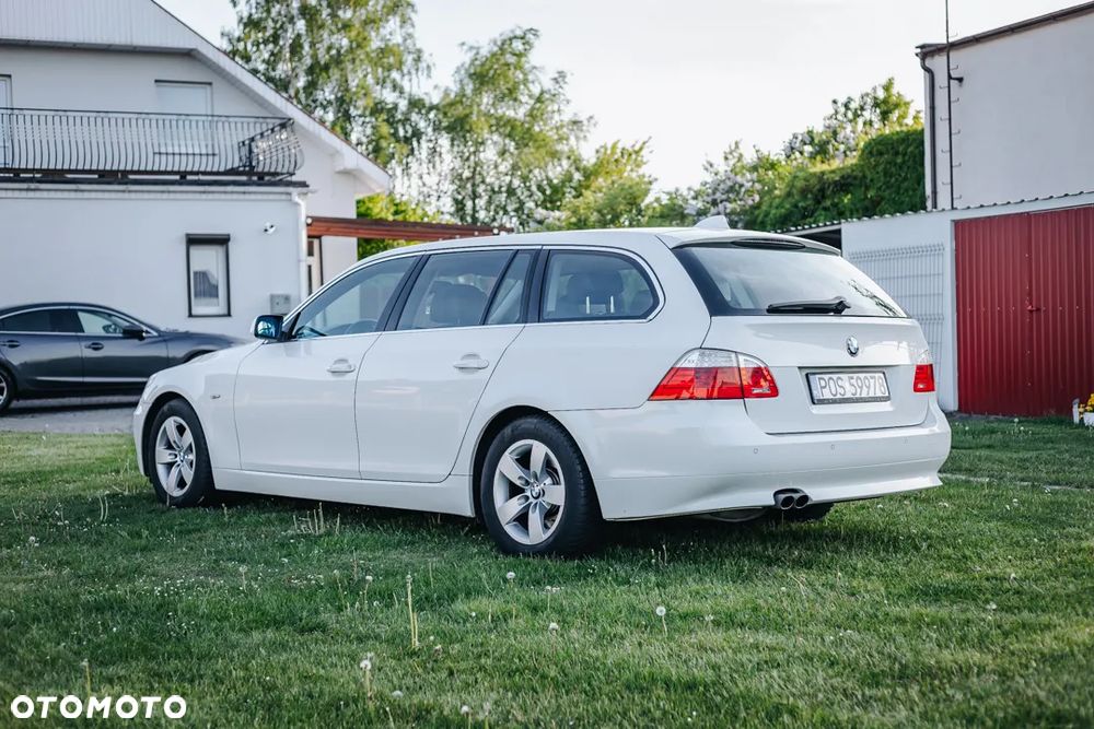 BMW Seria 5 525d Touring - 4