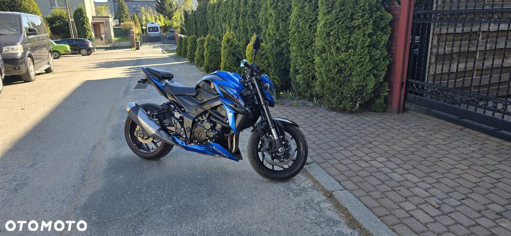 Suzuki GSX - 1