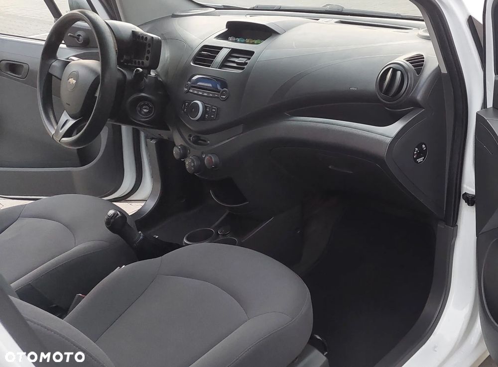 Chevrolet Spark 1.0 - 26