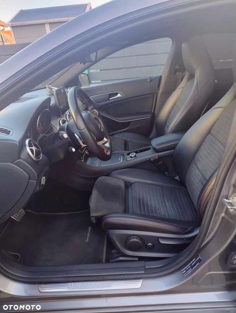 Mercedes-Benz CLA 180 7G-DCT UrbanStyle Edition - 12