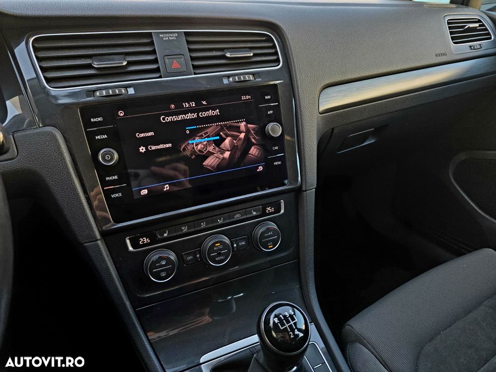 Volkswagen Golf - 12