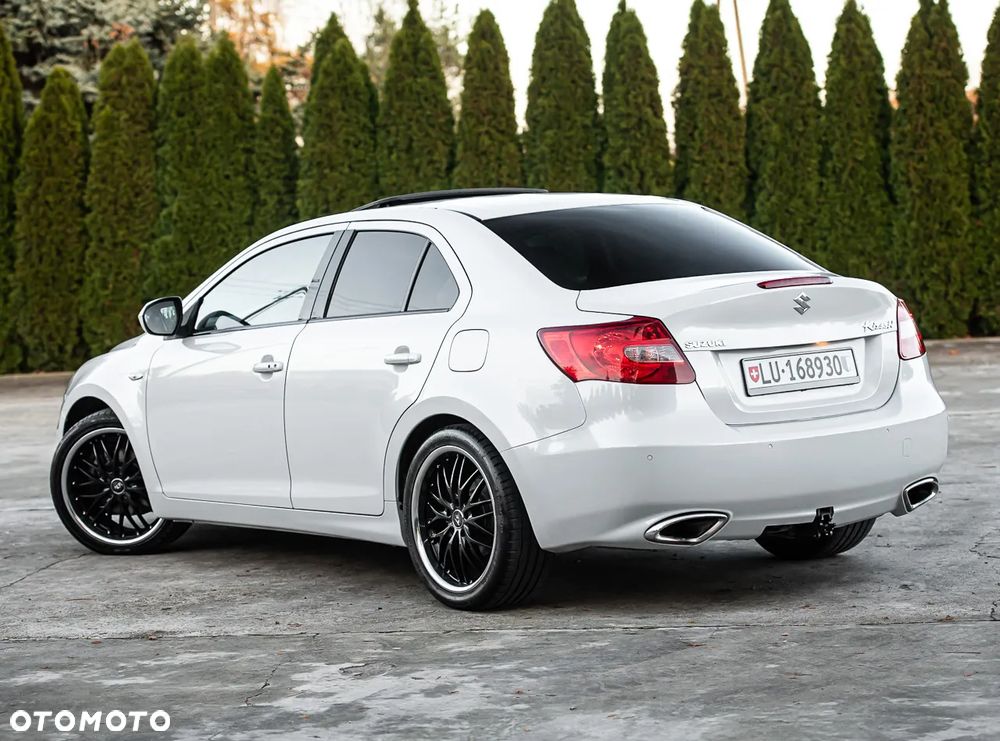 Suzuki Kizashi 2.4 4x4 CVT Sport - 9