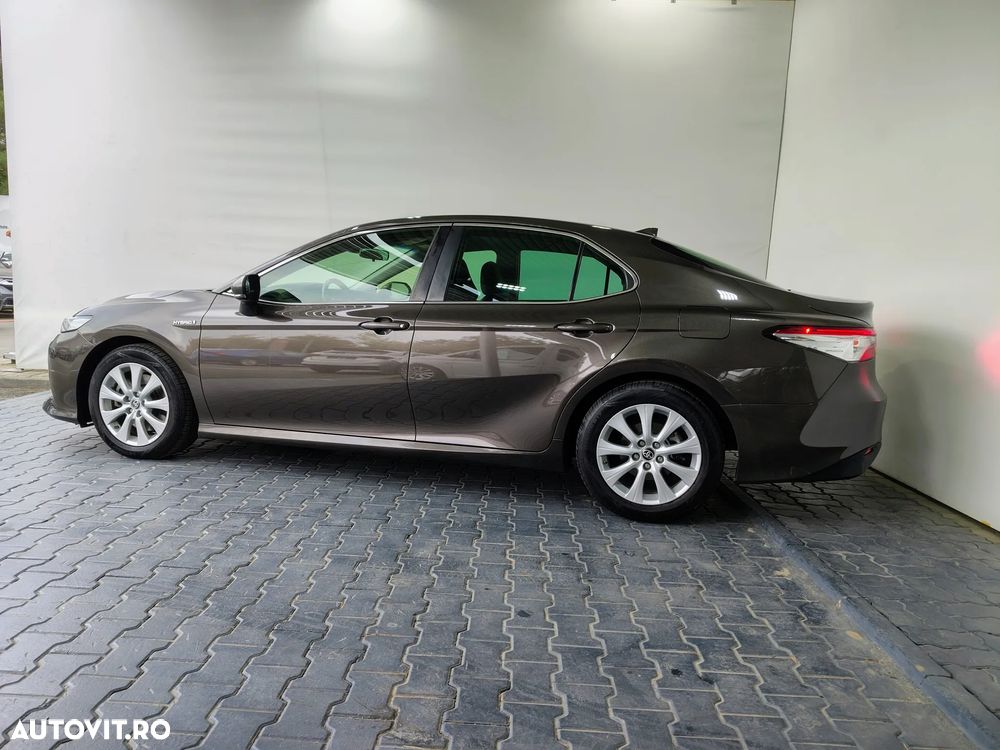 Toyota Camry 2.5 Hybrid Business - 3