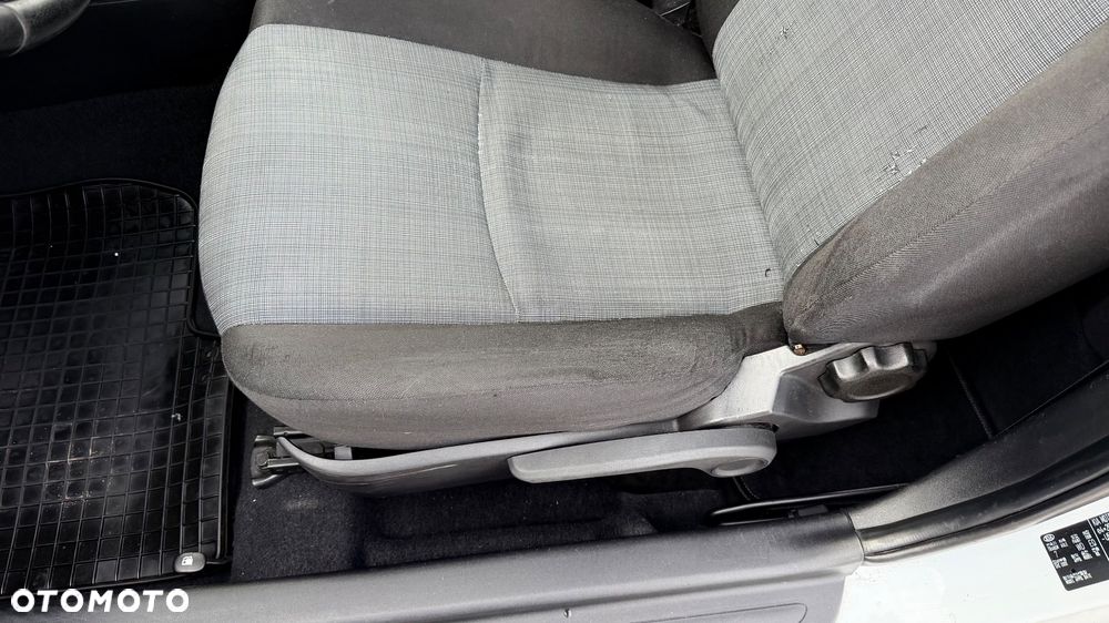 Kia Ceed 1.6 CRDi 90 ISG Vision - 17