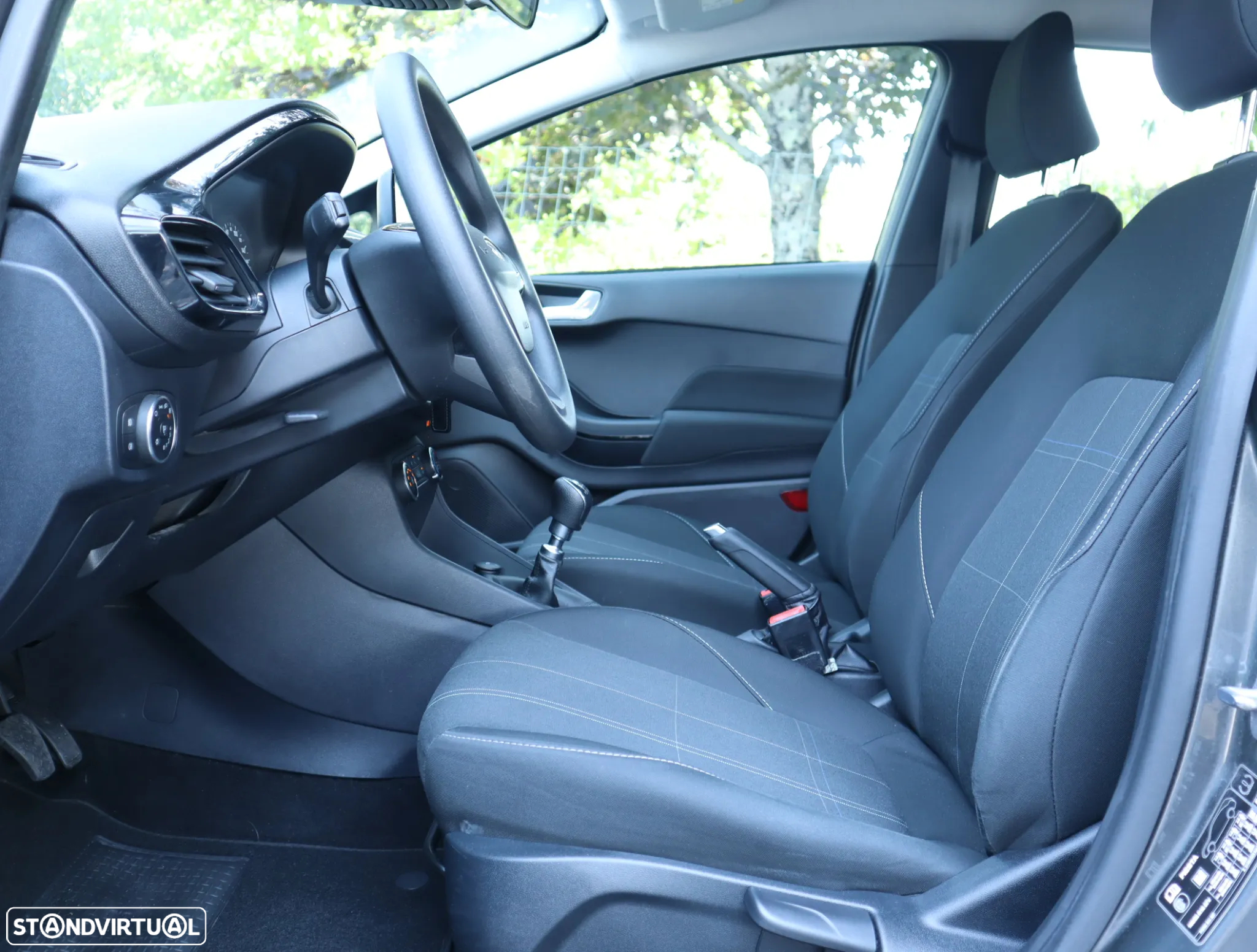 Ford Fiesta 1.5 TDCi Business - 26