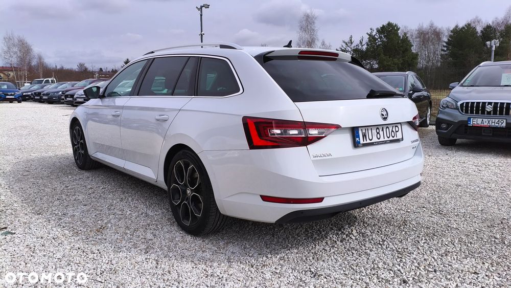 Skoda Superb 2.0 TDI L&K DSG - 12