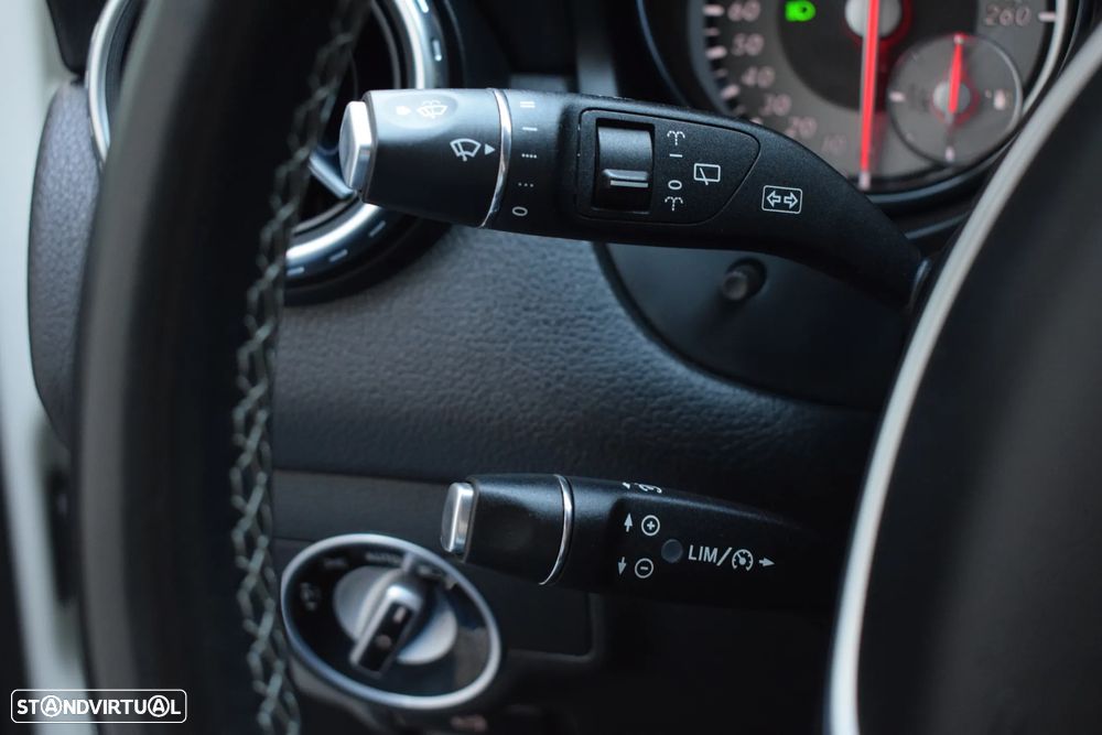 Mercedes-Benz GLA 180 CDI Urban - 58