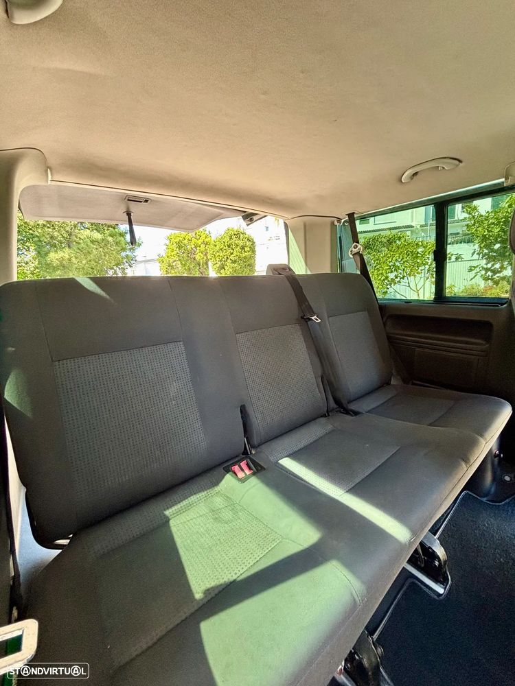 VW Caravelle 2.5 TDi Extra AC 9L - 19