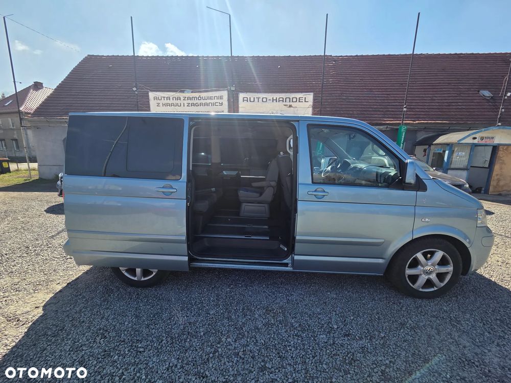 Volkswagen Multivan - 10
