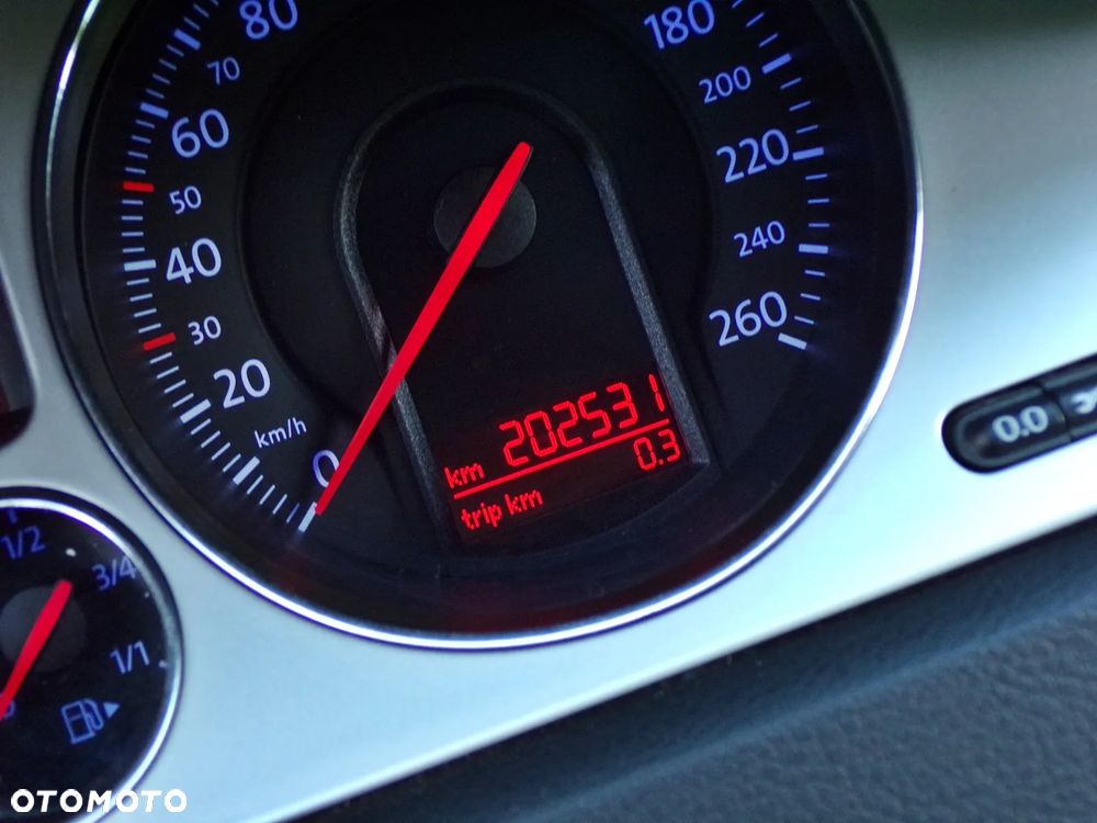 Volkswagen Passat 1.8 TSI Highline - 19