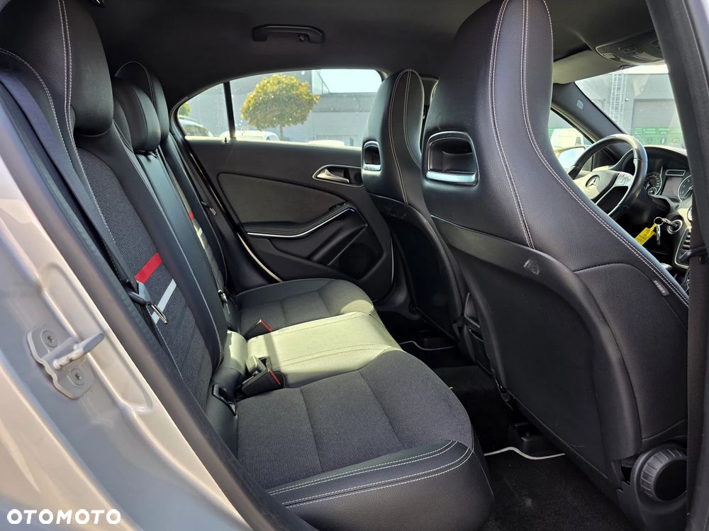 Mercedes-Benz Klasa A 180 BlueEfficiency Edition - 13