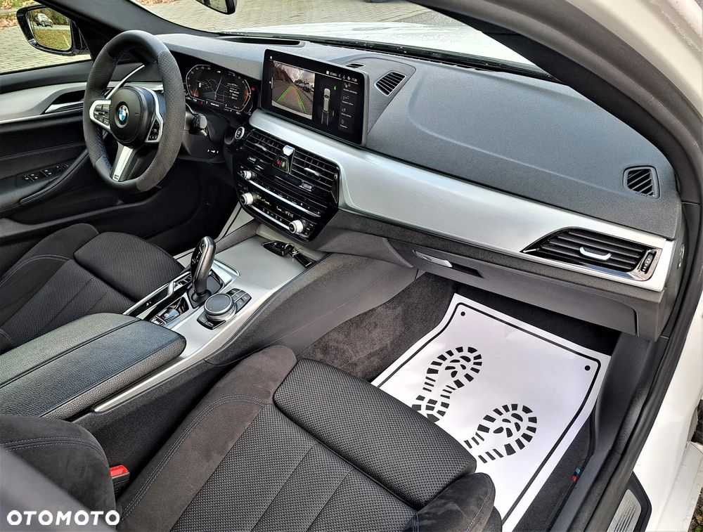 BMW Seria 5 520d Touring M Sport Edition - 25