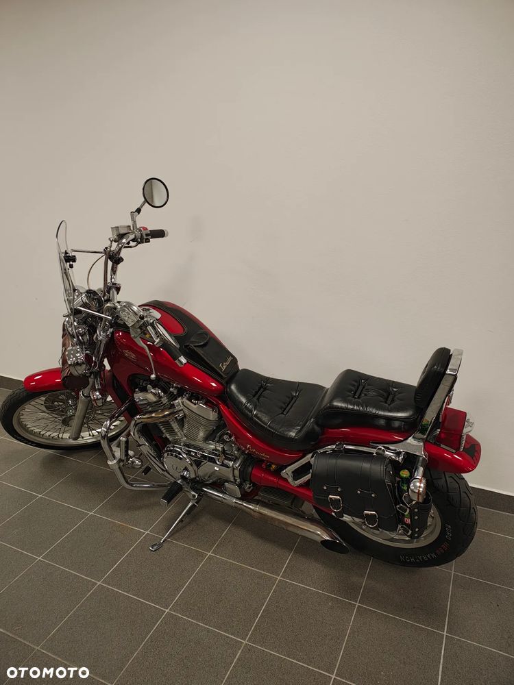 Suzuki Intruder