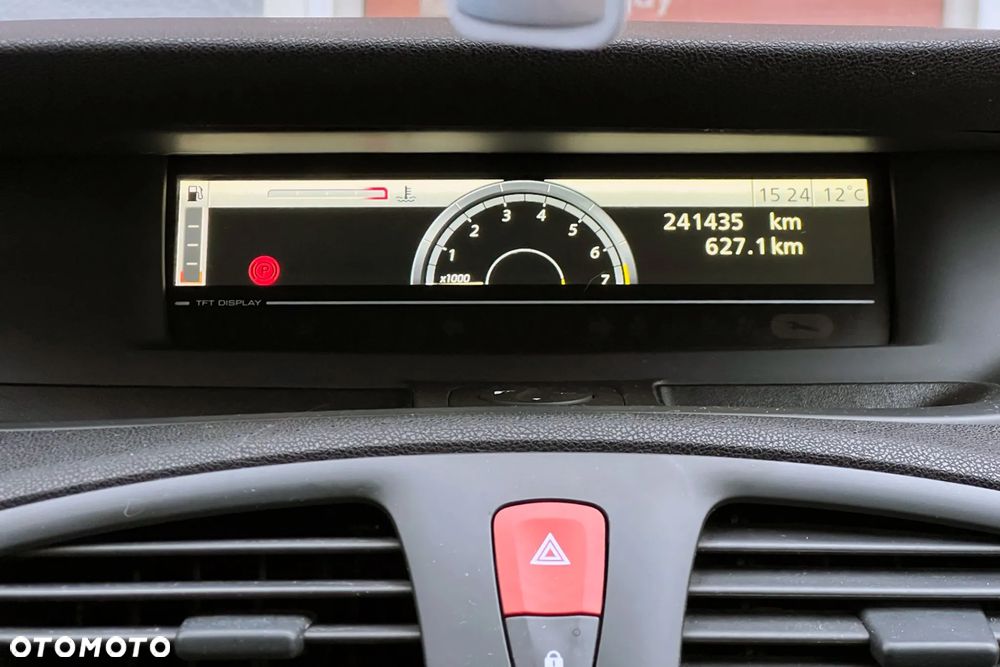 Renault Grand Scenic - 21