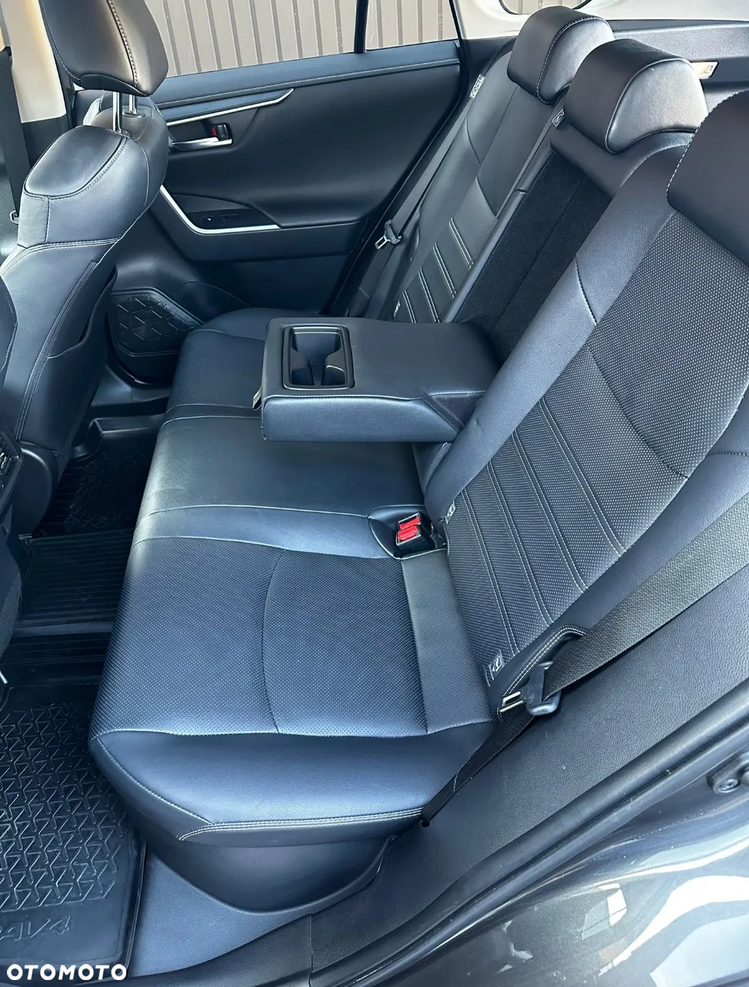 Toyota RAV4 - 5