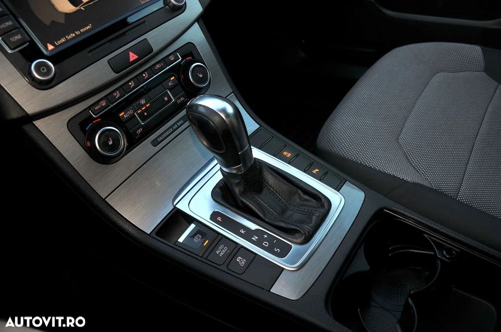 Volkswagen Passat 2.0 TDI BlueMotion Technology DSG Trendline - 15