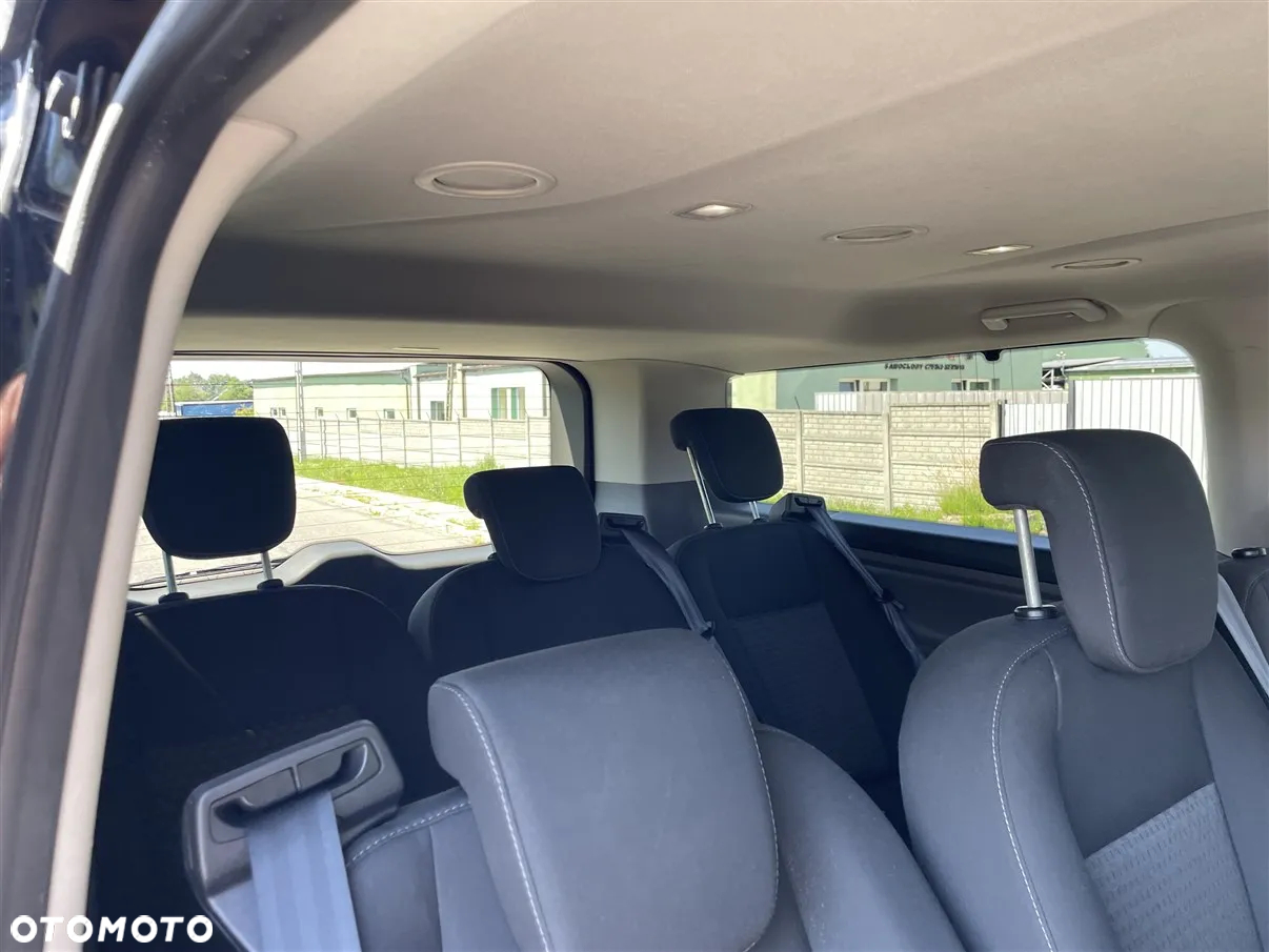Ford Tourneo Custom - 17