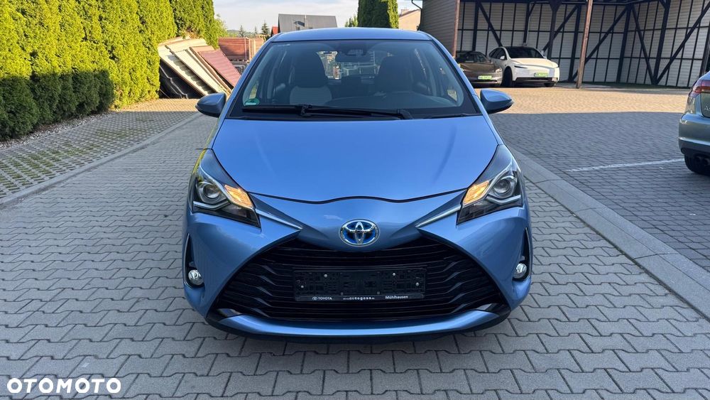 Toyota Yaris Hybrid 100 Business Edition