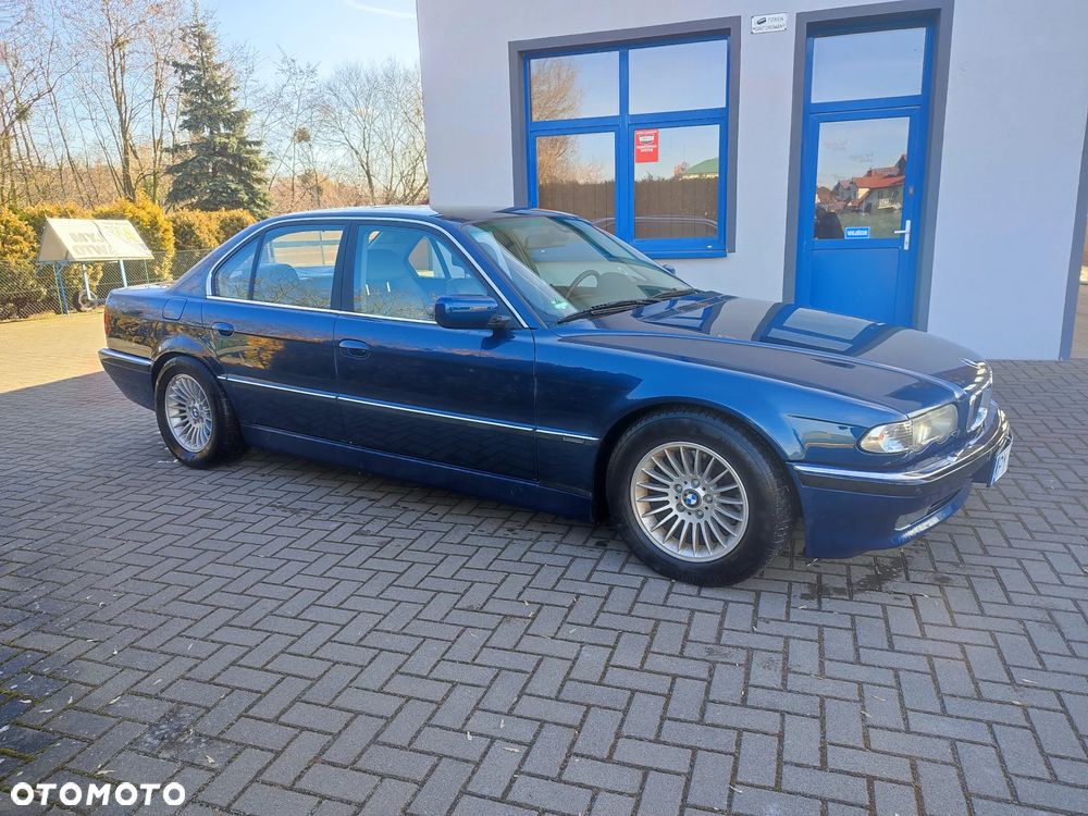 BMW Seria 7 - 8
