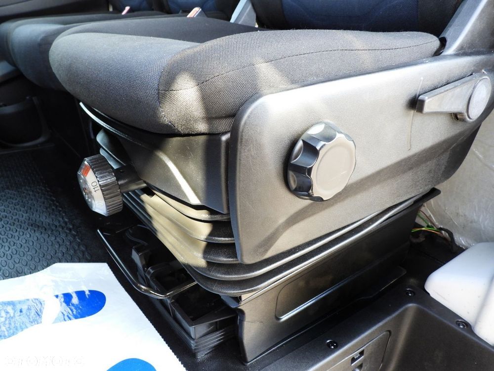 Iveco DAILY CHŁODNIA KONTENER -10*C WINDA 9 PALET ZASILANIE 230V TEMPOMAT PNEUMATYKA AUTOMAT HI-MATIC BLIŹNIACZE KOŁA KLIMATYZACJA  170KM - 30