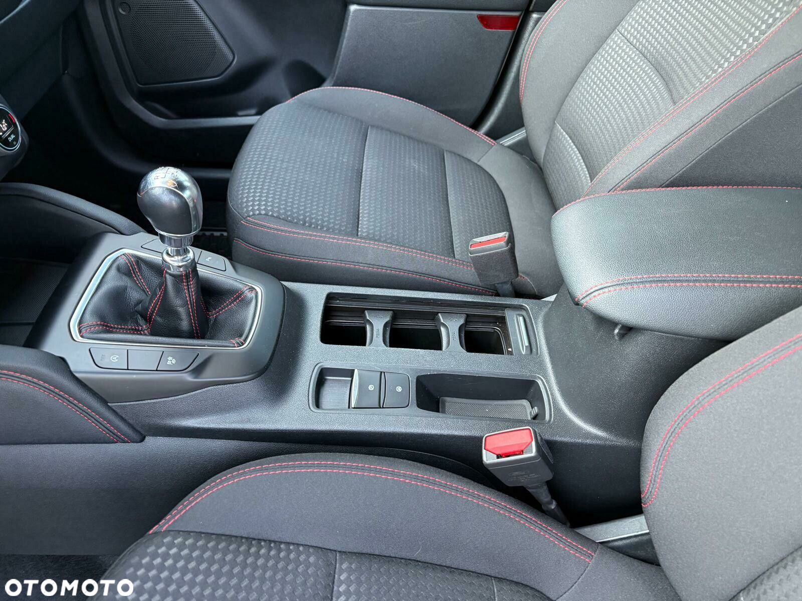 Ford Kuga 1.5 EcoBoost FWD ST-Line - 7