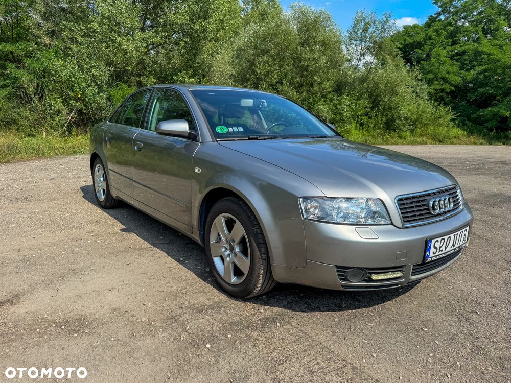 Audi A4 Limousine - 4