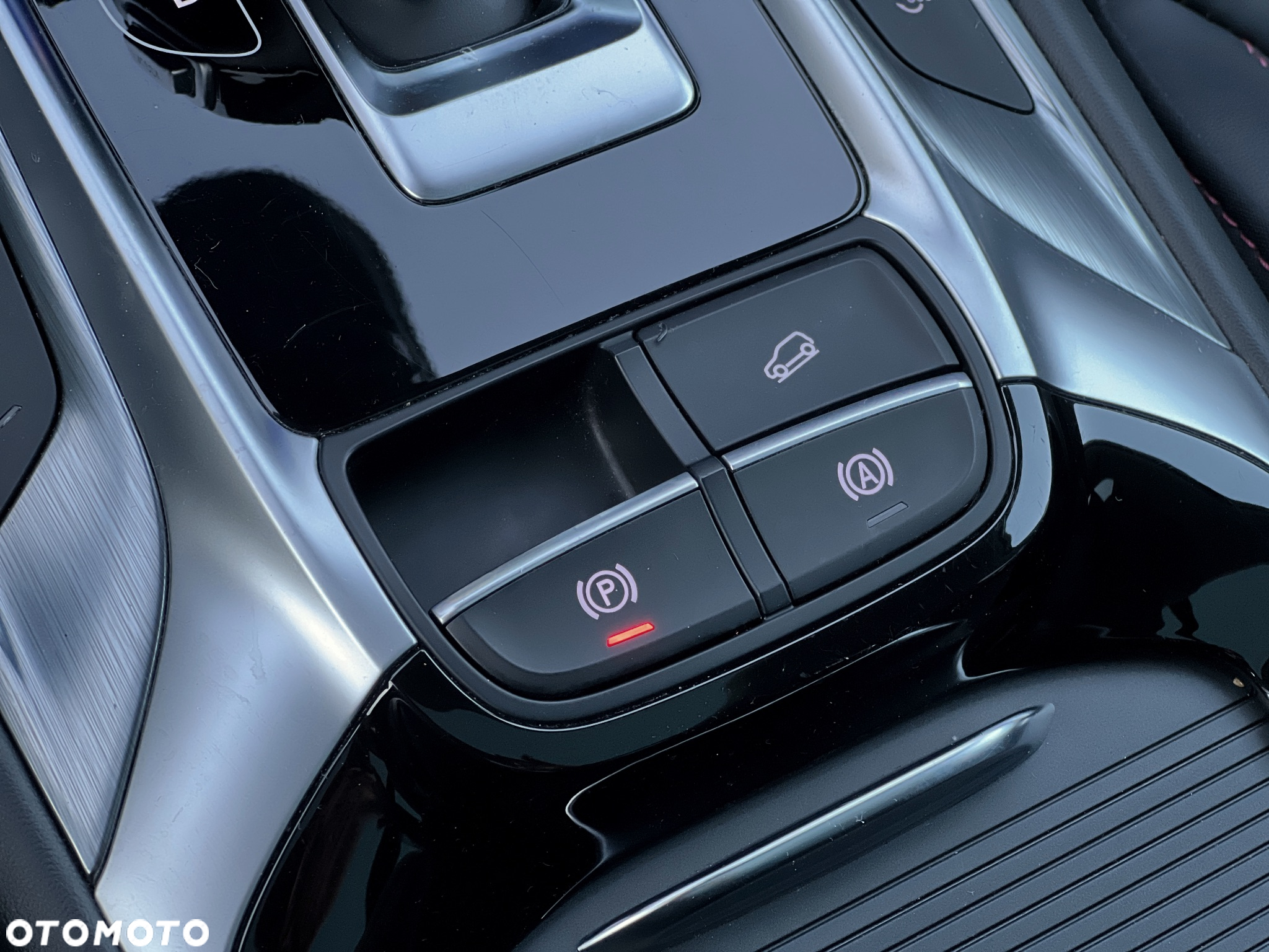 MG EHS 1.5T-GDI PHEV Luxury - 27