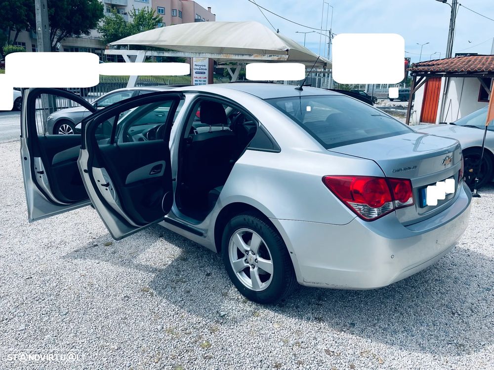 Chevrolet Cruze 1.6 LS - 6