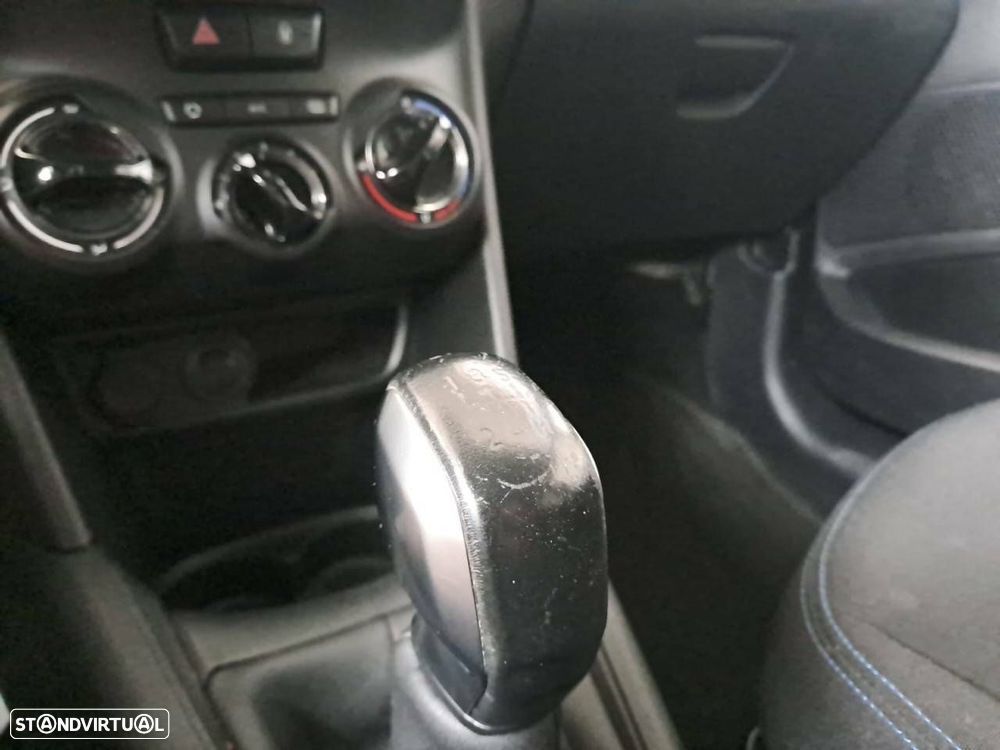 Peugeot 208 1.2 PureTech Signature - 19